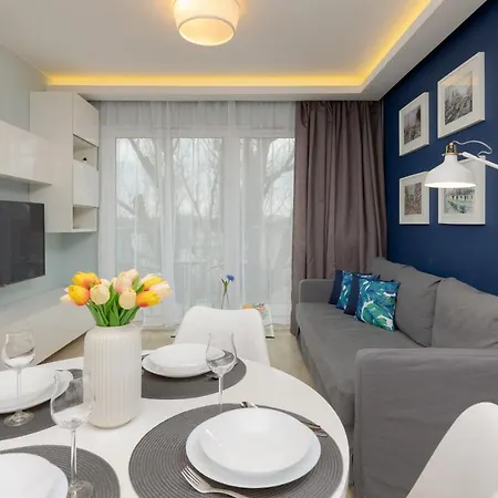 公寓 Wola With Balcony Sokolowska By Renters 华沙